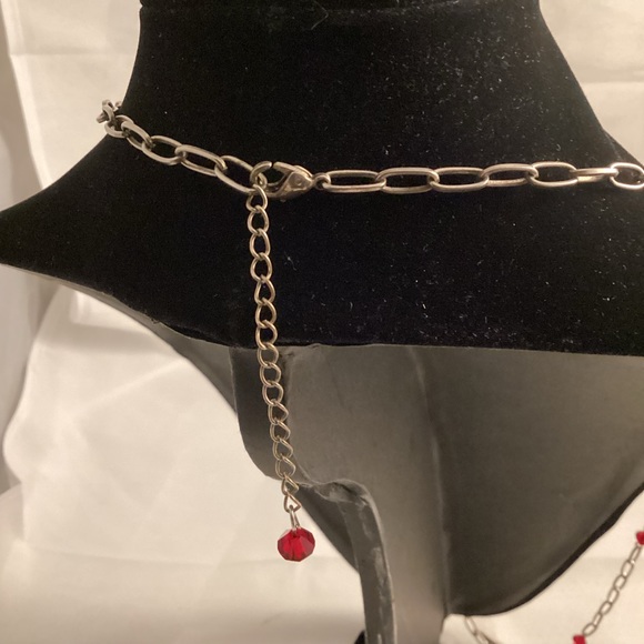 Red beads on silver tone chain with metallic tassel necklace - Picture 4 of 7